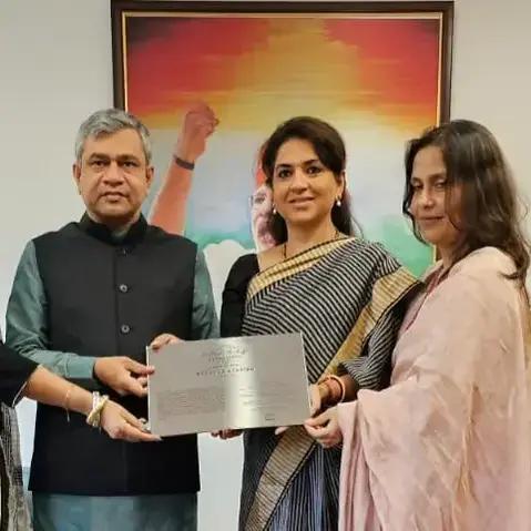 भायखला रेलवे स्टेशन को उसकी विरासती वास्तुशिल्प की महिमा में पुनर्स्थापित किया गया, जिसे यूनेस्को पुरस्कार मिला