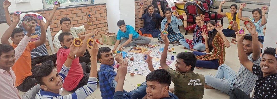 कौशल विकास के माध्यम से युवाओं को सशक्त बनाना।